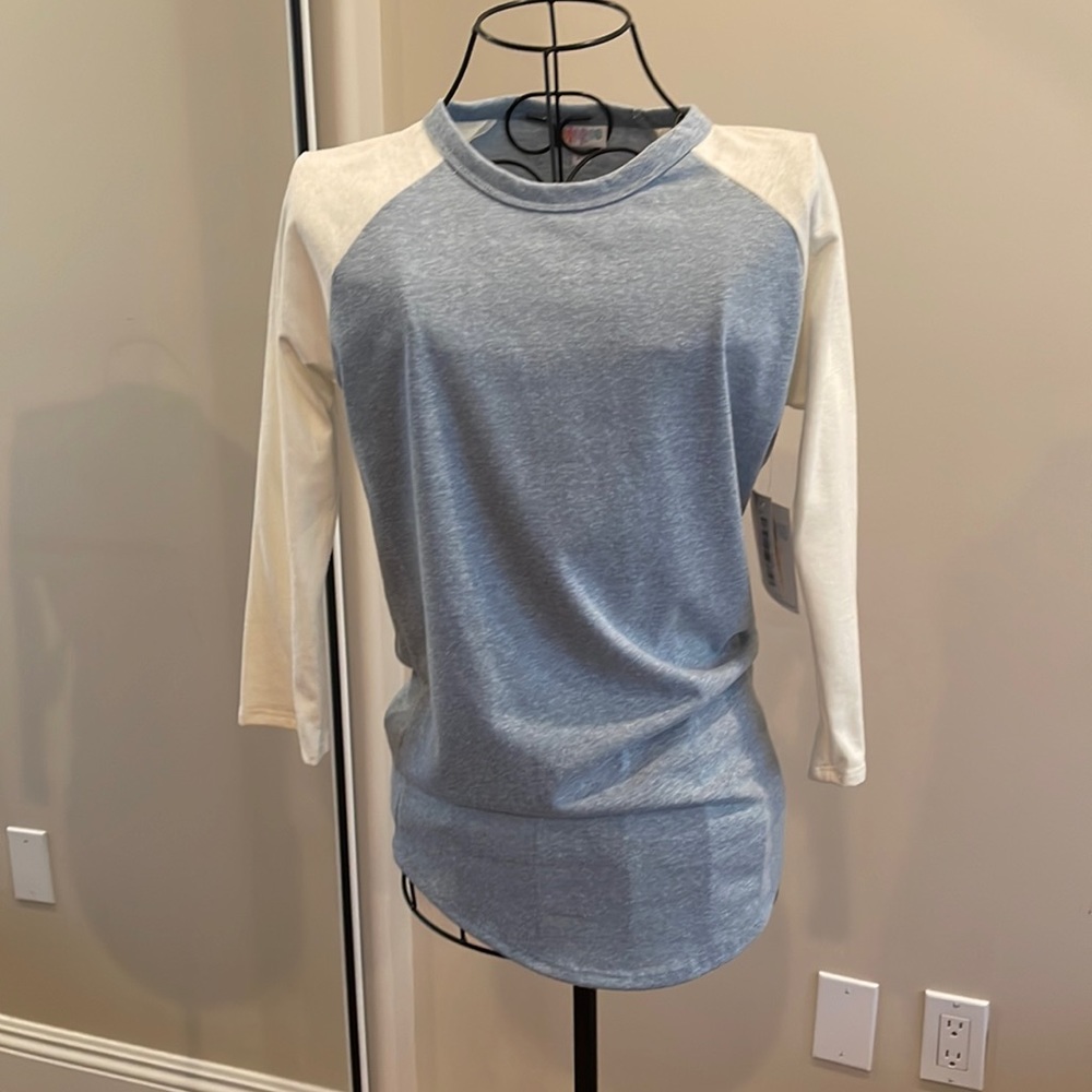 Lularoe Randy Tee size XS. New with tags.